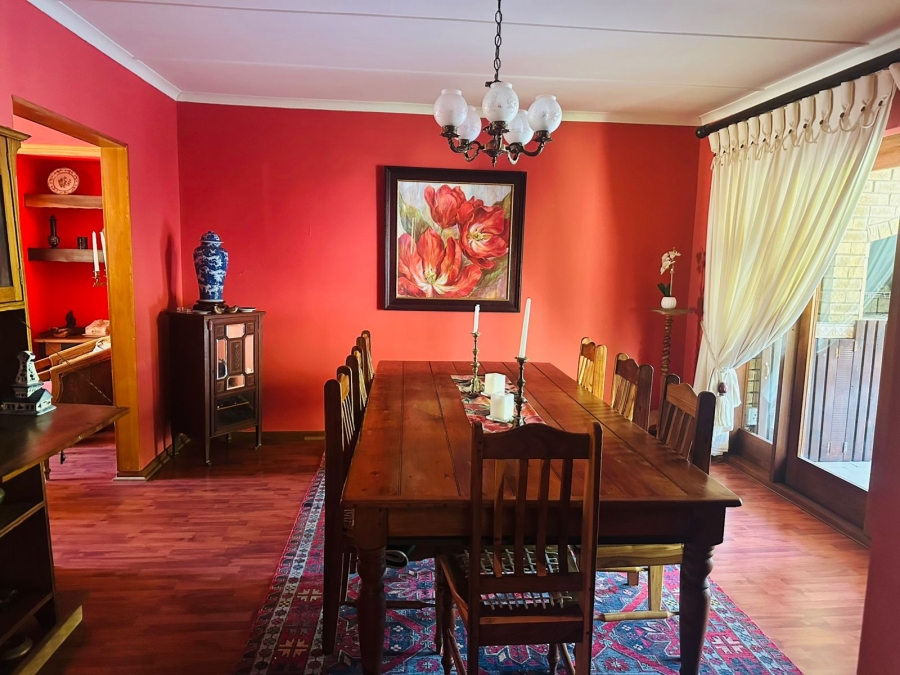 4 Bedroom Property for Sale in Glen Barrie Western Cape